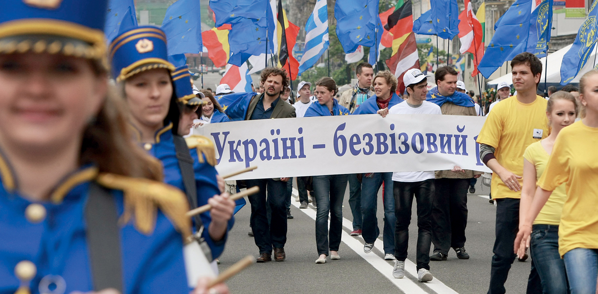 Радуюсь на украинском. Украинцы в ЕС. Украина для украинцев. Украинцы радуются. Украина Евросоюз.